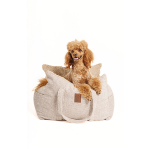 Fotelik do auta z funkcją torby i legowiska baranek Beza